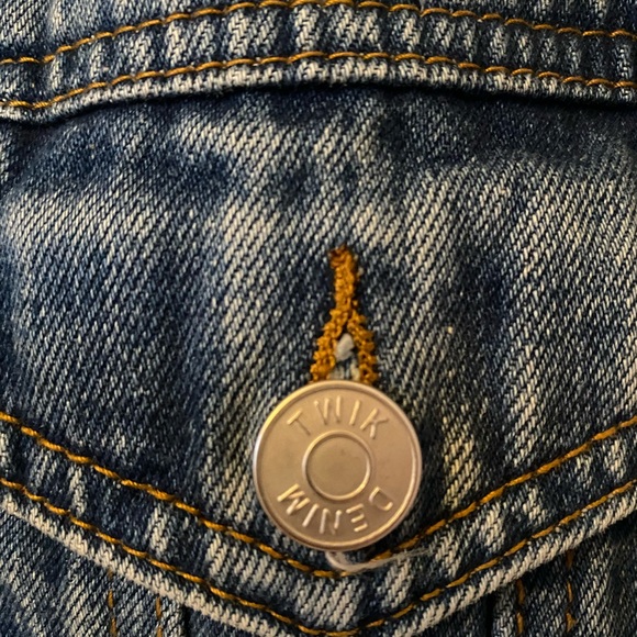 Denim jacket - Picture 7 of 9
